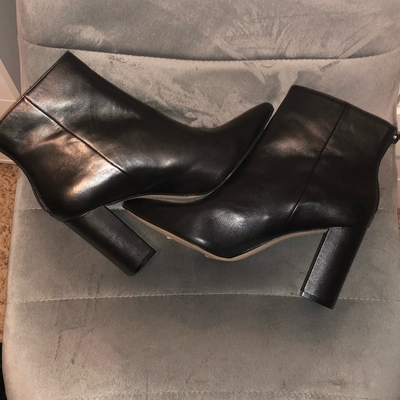 The perfect Leather block bootie🤩 - Picture 4 of 6